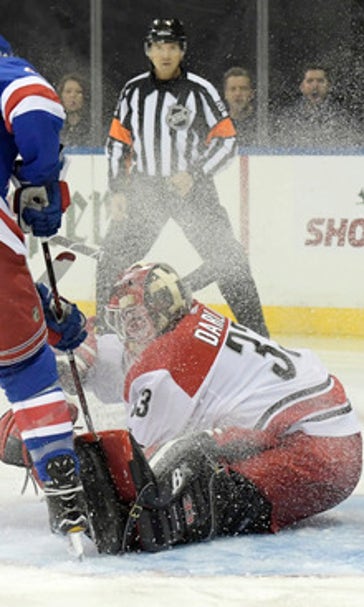 Grabner scores 3 to lead Rangers in 5-1 win over Hurricanes (Dec 01, 2017)